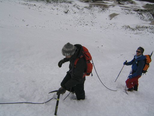 Aiguille Grive (21).jpg - Corde de 3 dans la poudreuse.